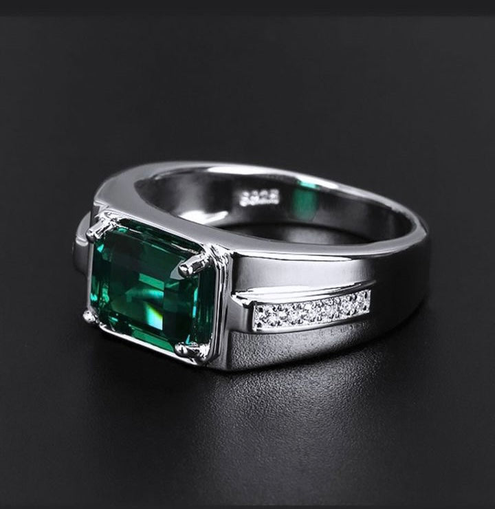 Anello fascia smeraldo 2 ct , 18 kt