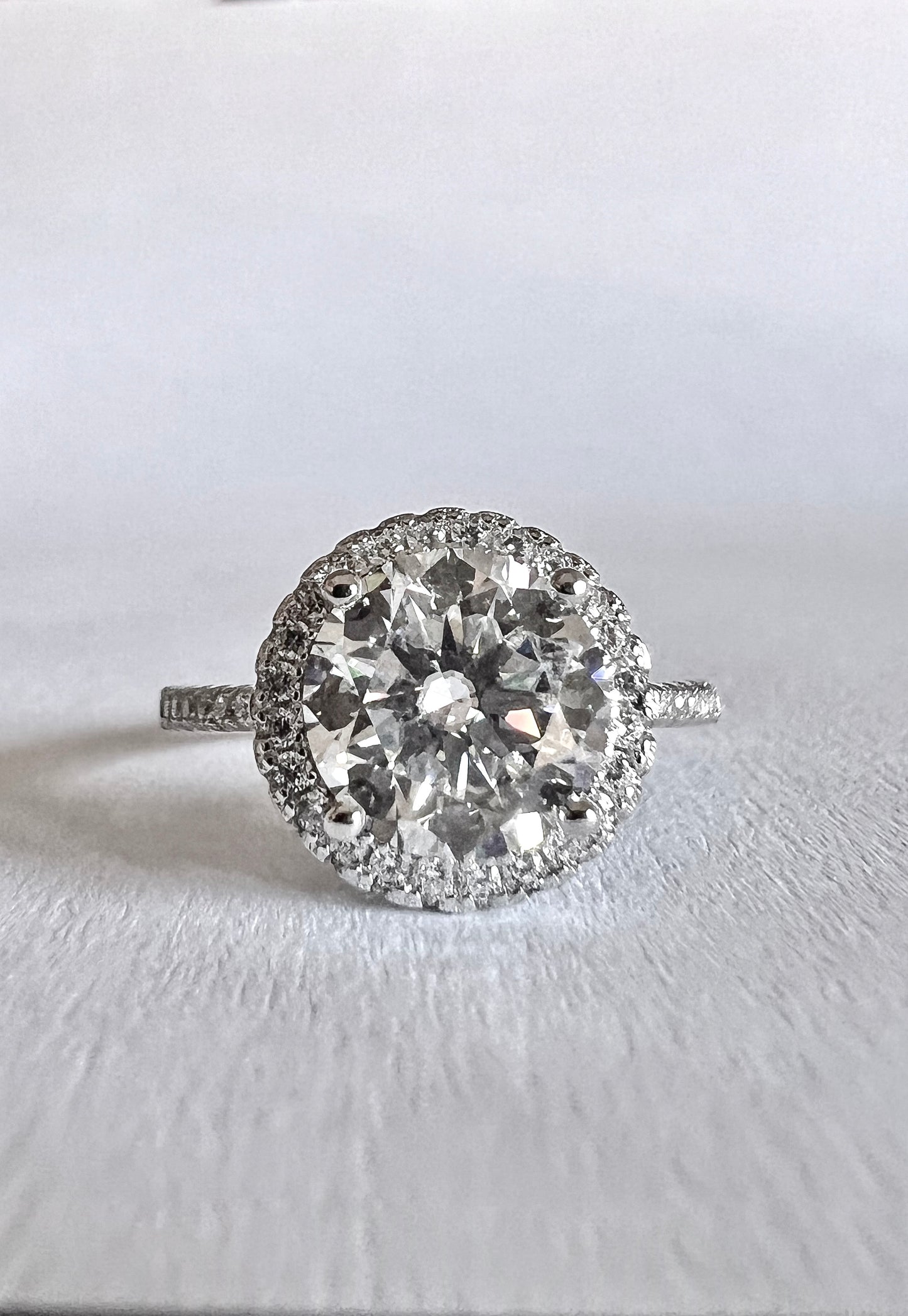Anello Round 3 ct