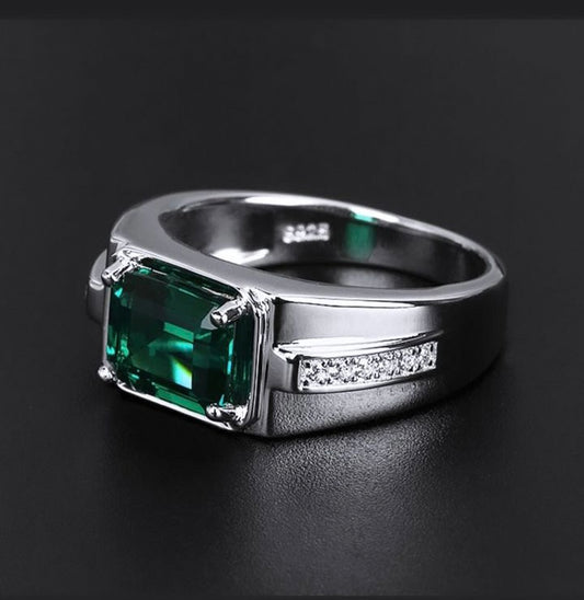 Anello fascia smeraldo 2 ct , 18 kt