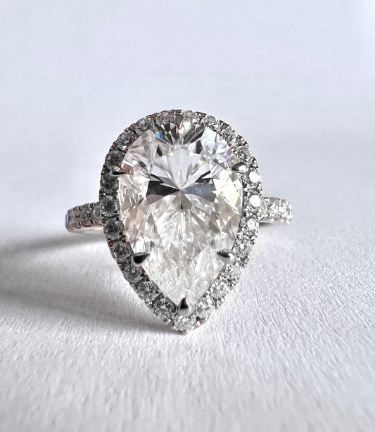 Anello Goccia 4 ct Rosa 18 kt