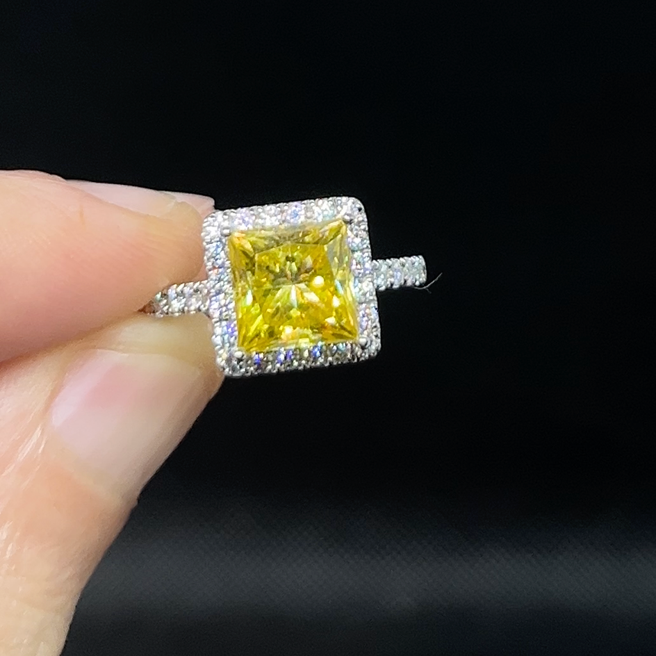 Anello Fancy Princess 3 ct