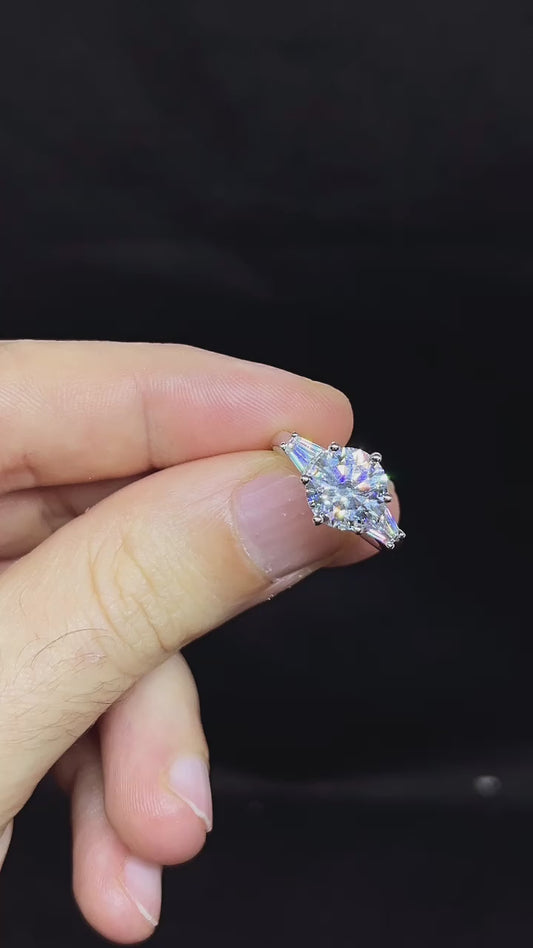 Anello centrale 3 ct brillante laterali teppers 0.5