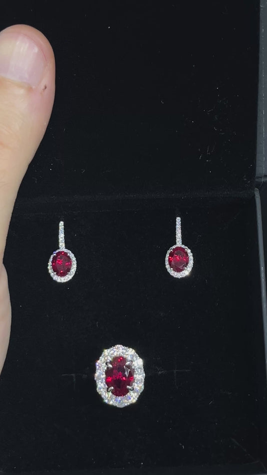 Composizione Parure Rubini - monachelle 1.5 cad. + anello contorno 3,5 ct, Prezzo coppia.